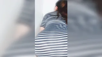Haciendo Performance En El Cuarto De La Oficina En un Vestido De Rayas Enseñando Todo Mi Culo Gordo Hispanic