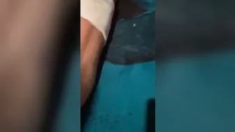 Me Hace Mojarme Sola Tan Fácil 3/3 