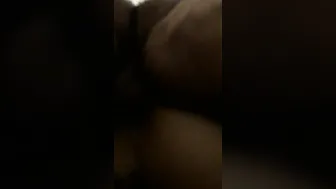 ME PONE SU CULO ESTANDO EN SU PERIODO Y ASI SE LA METO DE PERRITO