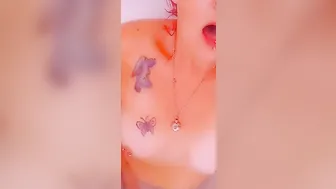 I cant Stop Touching myself 
