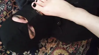 I Worship the Toes of a Goth Lady