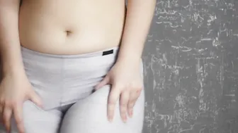 Didnt make it to the Bathroom and Peeing into my Leggings Tasty Dove 4K Peeing Desperate Pissing Golden Shower