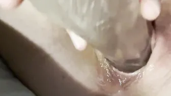 Dicker Sex Toy zur guten Nacht