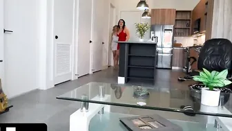 Incredible Sexy milf with Big Natural Boobies and her Hubby Invite their Neighbours for a Swingers Party
