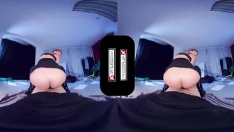 VRCosplayX Sarah Connor Is Hungry Of Terminator s Penis