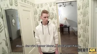 DEBT4k. Women hat kein Geld zum Einkaufen. Warum gibt es