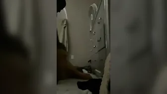 AMATEUR NIGHT / HUGE EBONY FUCKS TIGHT WHITE