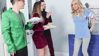 Brazzers - Tiffany Watson Impresses Tiny Hands with her Squirting  he cant help but Nailed her