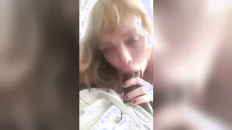 She Blows Cock like It’s her last Meal