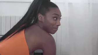 Fitness Rooms Gigantic butt black dyke interracial sixty-nine