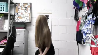 mom shoplifter Kyaa Chimera get caught and she knows how to gotten