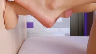 Fantastic Women Ride Gigantic Sex Toy on Web Cam