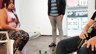 My best friend invites me to his house to view the game