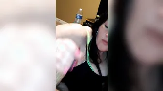 Beauty Alabama Ex-Wife Stroking Husbands Fat Dick and Finishes him with her Stunning Toes Turf Job Jizzed