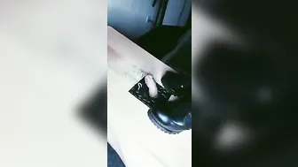 男奴被固定脚交