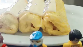 Vlog 54: Melting and Unmelting Cheese on a Sausage Omelet to Impress your Pregnant Stepsister
