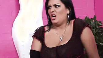 Girlfriend Shared porn video – Jasmine Ebony needs lover to share gigantic dick hubby