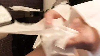 【個人撮影】メイド服コスのセフレがおしっこをしたいというのでついて行って撮影してみたw【素人】