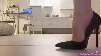 Minx Masturbates Twat Inside The Kitchen While No 1 Is
