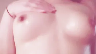 【乳首オナニー】ぬるぬるオイル