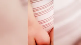 از پشت تند و وحشی تلمبه میزنم و جرش میدم،آخرم آبمو میریزم رو کمرش با آه و ناله فراوان ایرانی