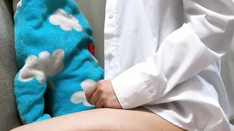 ぬいぐるみとディルドで騎乗位オナニーするJK