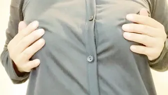 おもちゃで乳首イキ　ローションヌルヌルで敏感になった、むっちりエロい巨乳日本人がもだえる　素人個人撮影