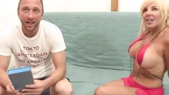Lucky Dude porn video – A fantasy fulfilled. He fucks his favorite mom pornstar