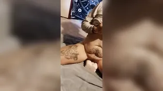 Lesbo Rides a Camgirl Vagina