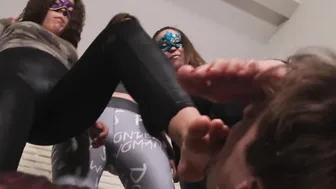 The Girls and I Spit into the Losers Face we make them Lick our Sweatysmelly Toes