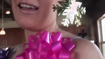 A Cutie Ex-GF inside Des Moines Iowa Gaming and Masturbating on Christmas Morning