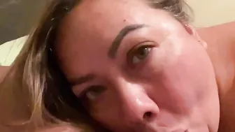 BABE BBW WAKES HIM UP FOR A BJ