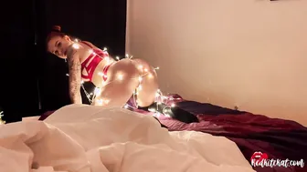 Deep Suck porn video – Chick Inside Garlands Blows Deep Cock And Swallows Cum