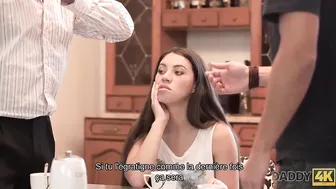 DADDY4K. Sexe avec le vieux papa de boyfriend est ce que la mignonne voulait essayer
