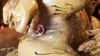Peanutbutter Chocolat Topping and Masturbation on the Kitchentable