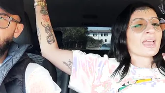 Ladymuffin e Tommy a Canaglia inside Giro into Auto...