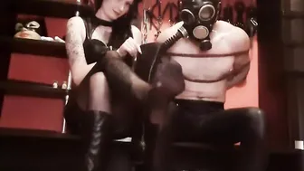 Gas mask breathing games