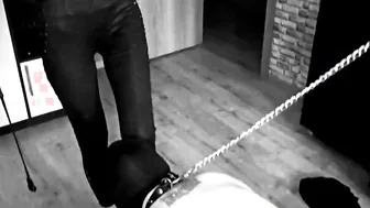 2 Domina trample a sub