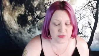 Old Woman Rates Gigantic Thick Penis