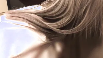 銀髪のお姉さんギャルが頭を押さえつけられてフェラ