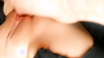 Finalmente un Uomo Che Riesce a Farmi Squirtare e come Premio Mi Faccio Sborrare Addosso
