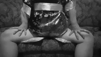 【盗撮】イっても腰を振り続けるコスプレ人妻【中出し】