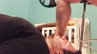 Toes Stool