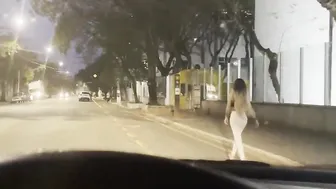 Loirinha marrenta não resistiu o negão pirocudo e sentou no pelo. Melissa