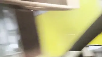 Loirinha marrenta não resistiu o negão pirocudo e sentou no pelo. Melissa