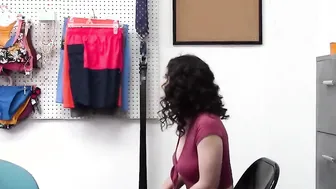Thick Eighteen Spreads Her Leg for Mall Officer