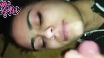 Pendeja Argentina me Pide Porfavor Tirarme La Goma y Terminar Con La Cara Llena De Leche