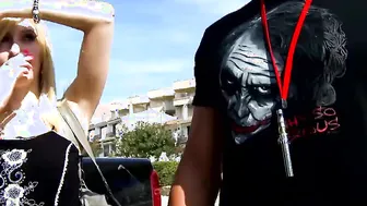 Jessica into Spanien vom fremden angesprochen