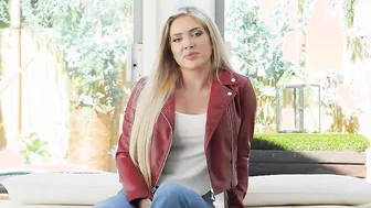 Tallest porn video – Tall pawg trying to pounded her way inside a rap