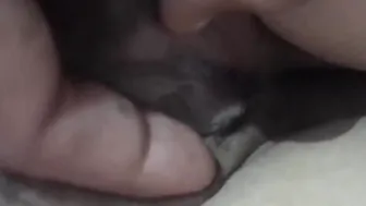Raat Me Nangi Soti Huyi Choti Bahan ki Chut ko